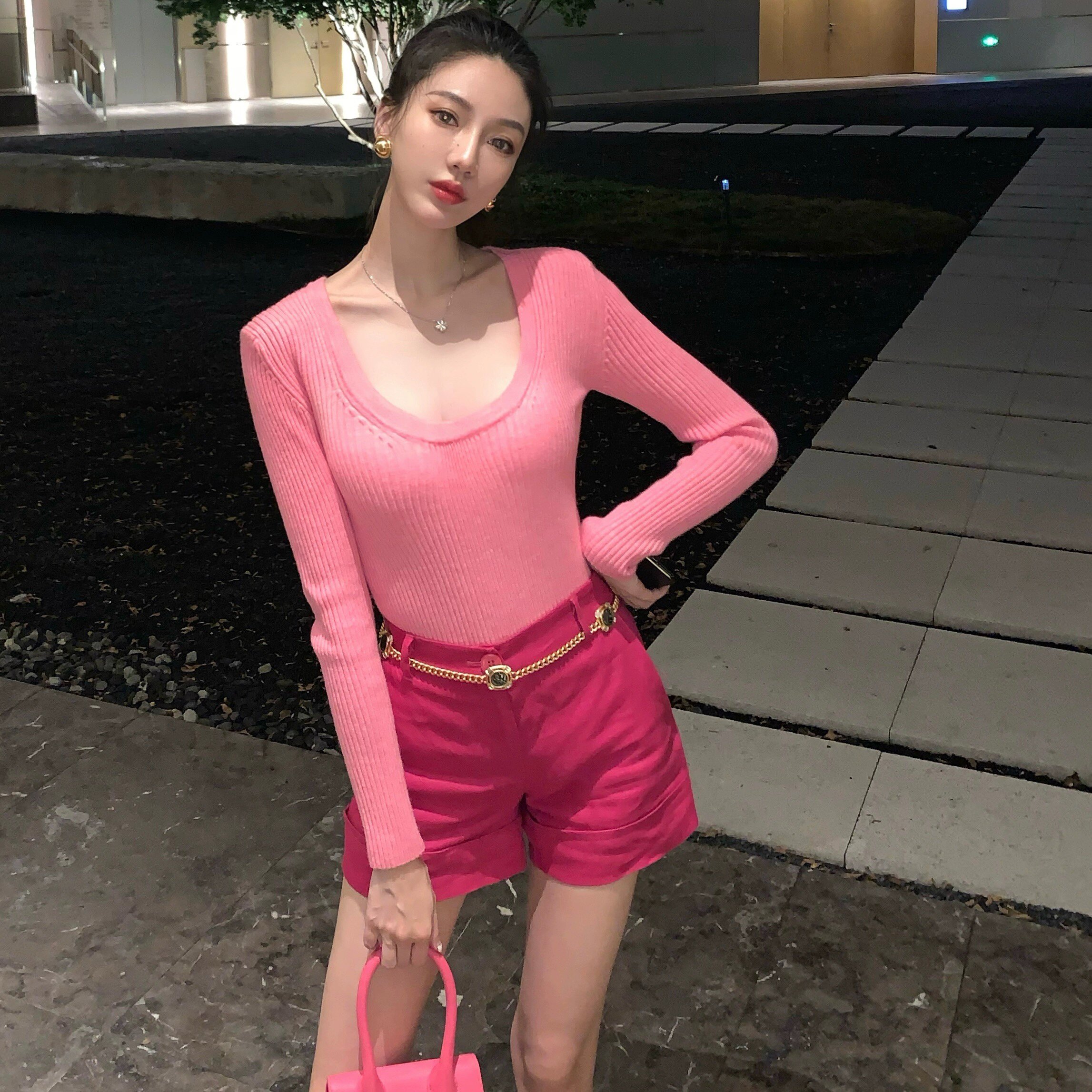 宛宛大大 早春芝芝桃桃蜜桃粉方领长袖修身卷边短裤火龙果色