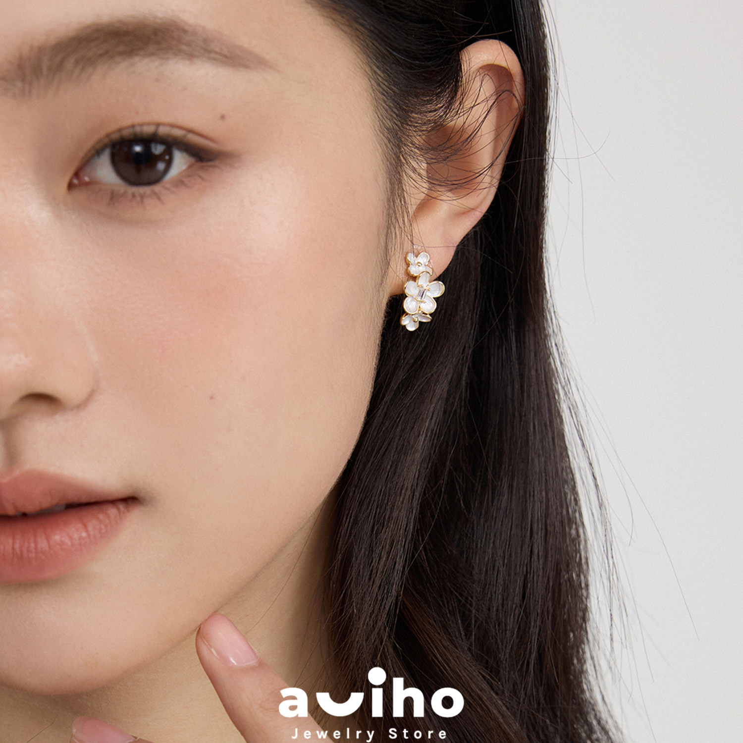 aviho 拾花酿春法式气质简约白色滴油花瓣拼接耳钉气质耳环