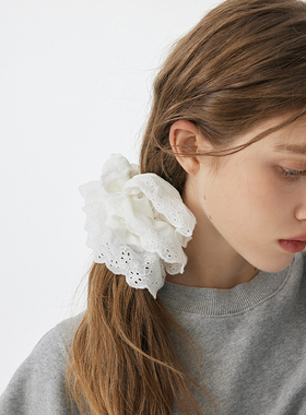 aviho  博主fever同款小众复古白色蕾丝发圈超大氛围感发饰百搭