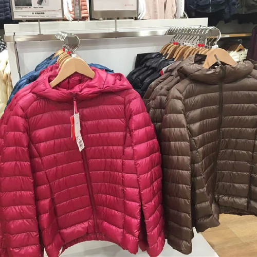 轻薄羽绒服女短款连帽外套