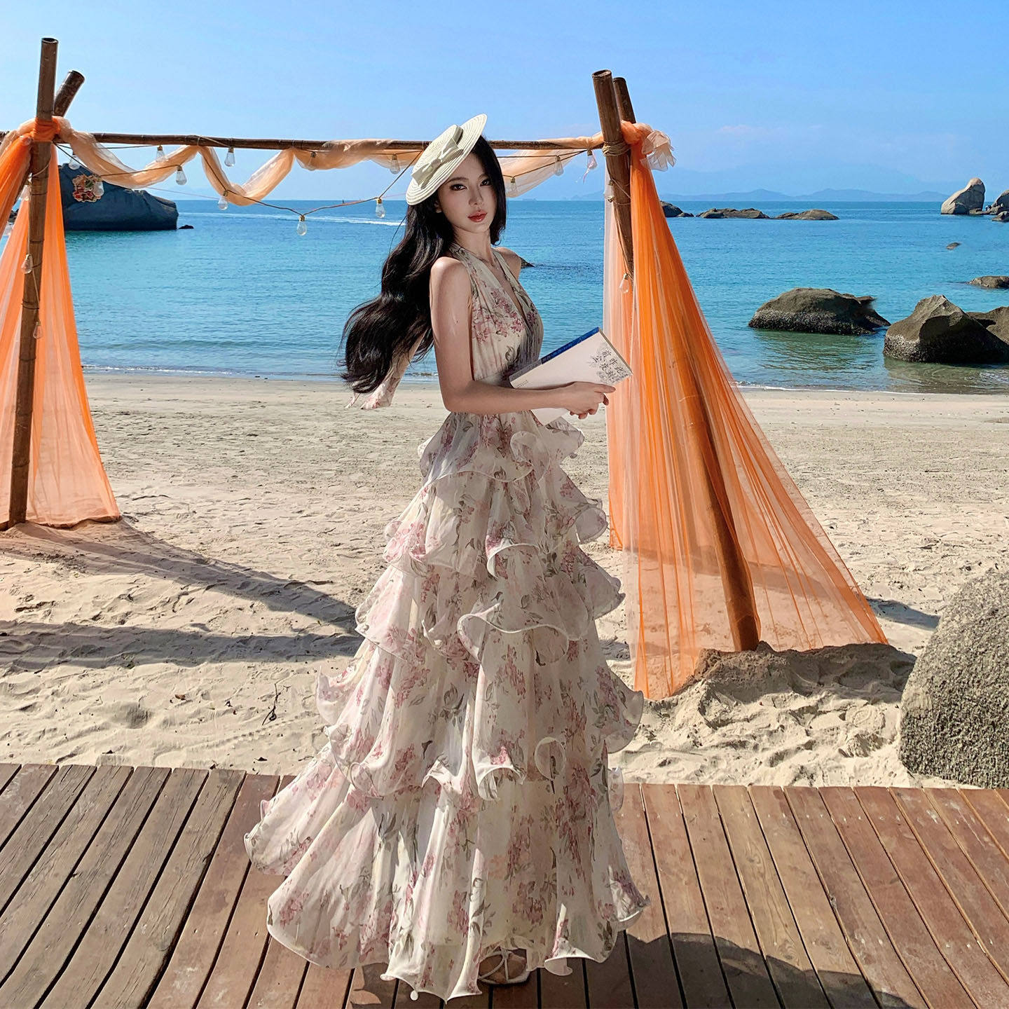甜美碎花层层蛋糕裙长款v领挂脖露背连衣裙女海边沙滩长裙度假风