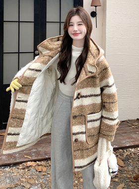 现货2D078-Y3356- P265K388 条纹羽绒内胆羊羔毛牛角扣羽绒服