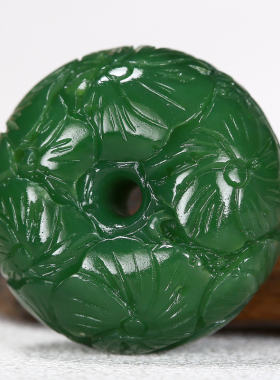 和田玉碧玉莲花挂件平安扣 手工精雕天然菠菜绿色玉石吊坠 男女款