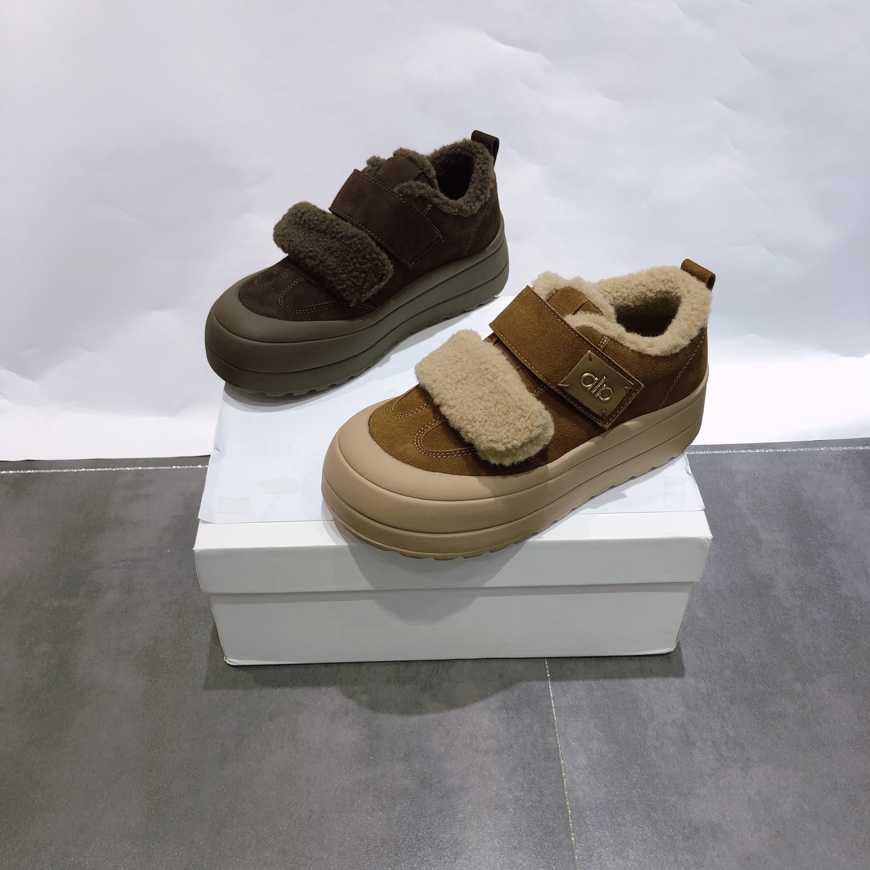 LFR真皮加绒加厚丑萌毛毛鞋女2025新款冬保暖厚底魔术贴休闲棉鞋