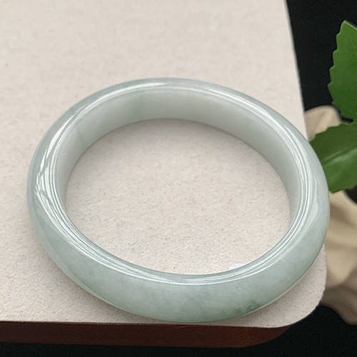 缅甸翡翠手镯A货54.7MM贵妃镯椭圆形晴水飘花细润玉手镯女款珠宝