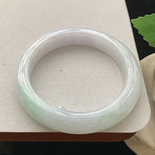 缅甸翡翠手镯A货58.7MM冰糯种白底青甜绿色细润玉手镯女款珠宝