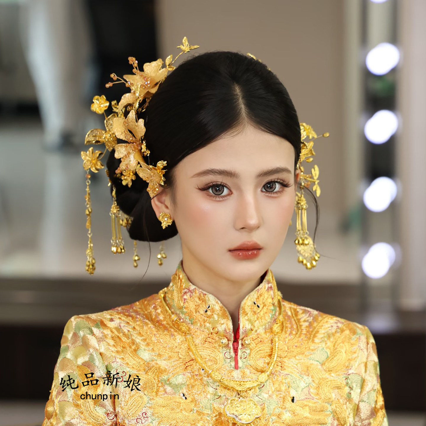 仿金中式龙凤新娘发饰图片