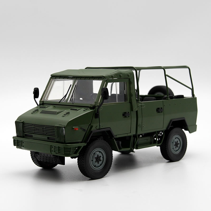 南京依维柯军车 nj2046 越野车 迷彩军绿1:24 原厂合金 汽车模型