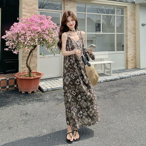 【出货中】夏季新品满印复古吊带连衣裙2C300-2071-P135-K218