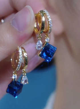 2024新款时尚蓝色克拉耳扣耳环女防过敏时尚耳坠方圆脸精致配饰潮