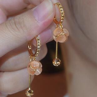 香槟金色猫眼石球球流苏耳扣耳环女高级感设计网红百搭耳饰防过敏