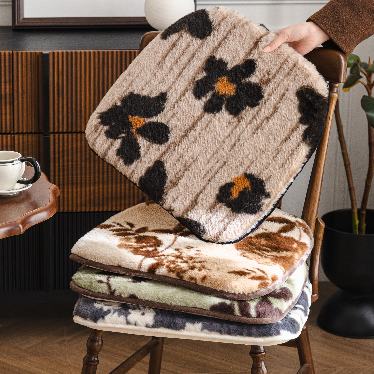 兔毛绒餐椅垫复古可拆洗屁股垫办公椅防滑高弹海绵加厚保暖坐垫,居家布艺,椅垫,淘宝优惠券,粉丝福利购,淘宝优惠卷