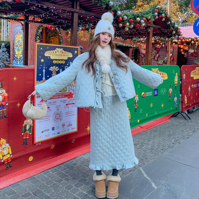 休闲风短款羽绒服女浅蓝色宽松厚款保暖外套时尚小众