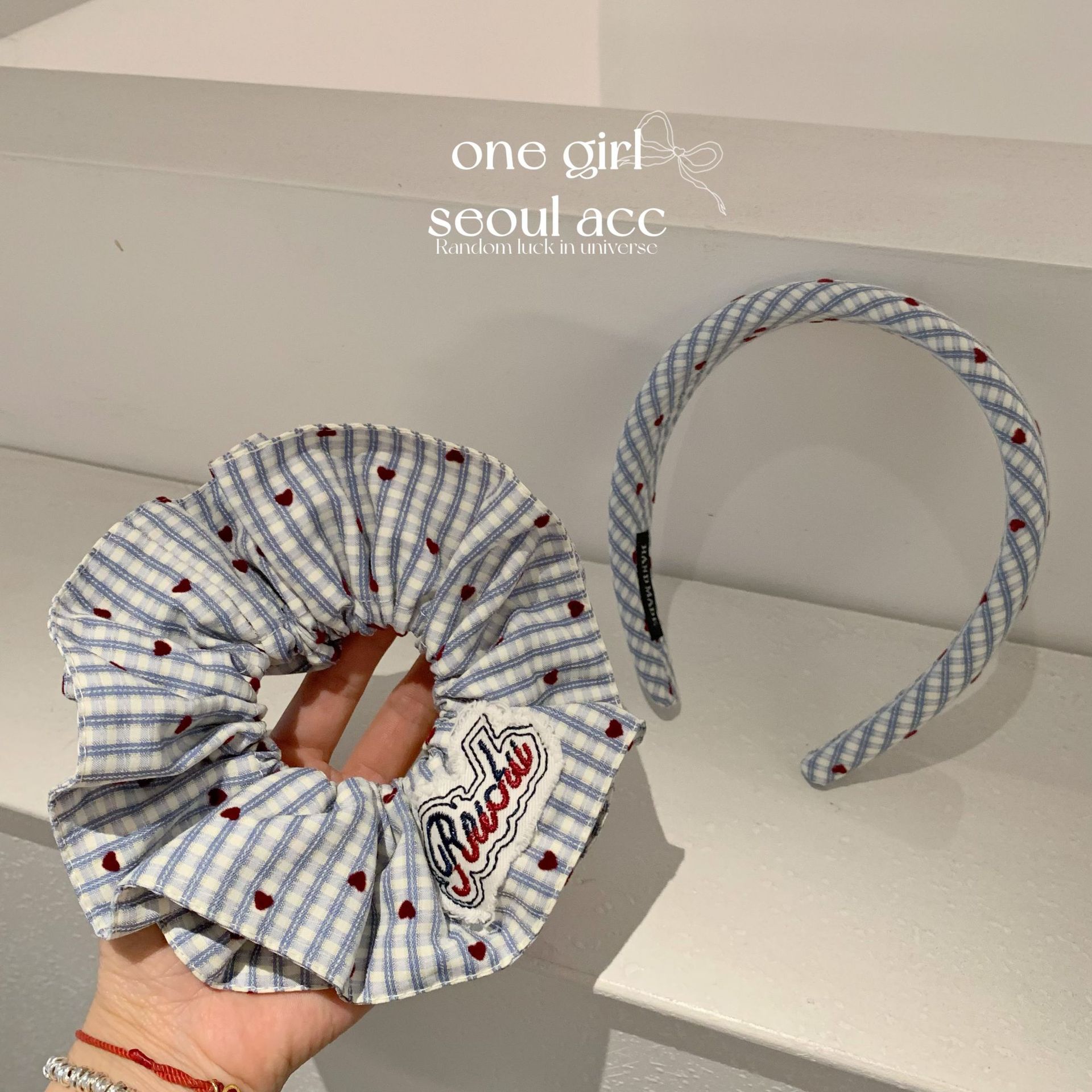 【青春日记】韩系蓝色格纹爱心大肠发圈慵懒风高颅顶发箍头绳发饰