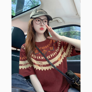 酒红色印花潮牌短袖t恤女夏季2026新款小众设计感显白多巴胺上衣