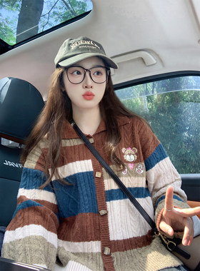 咖色复古童趣风小熊刺绣毛衣女秋冬学院风翻领慵懒开衫针织衫外套