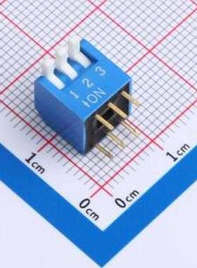 DL-03LT 拨码开关 2.54mm间距 3位 琴键式 直插侧拨长柄 蓝色 拨