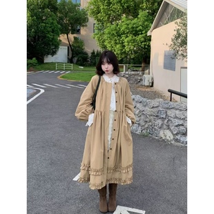 日了个韩|2025秋新款设计款公主风木耳花边泡泡袖圆领风衣外套女