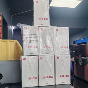 现货秒发货 ZOWIE 卓威 u2 无线鼠标 PAW3395 60g 轻量化 游戏FPS