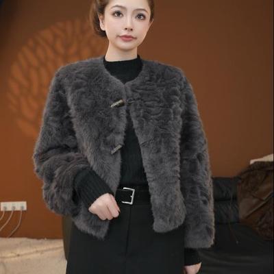 灰色牛角扣环保毛毛女2025年