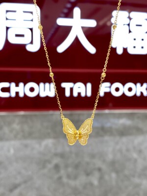 周大福拉丝蝴蝶黄金项链