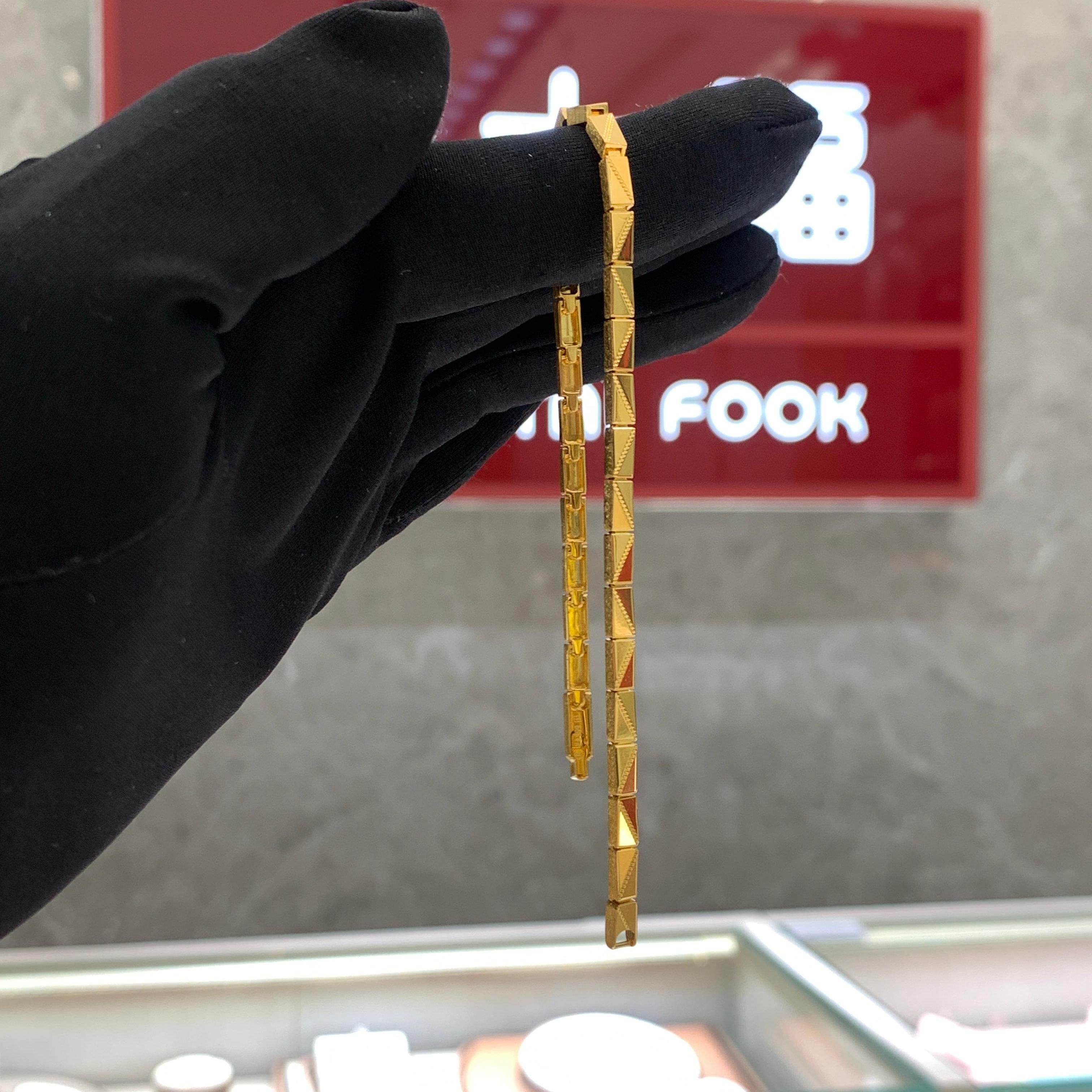 周大福小方块足金黄金手链图片