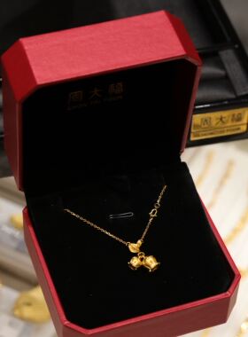 周大福足金新款铃兰花黄金项链吊坠克减80计价F231728