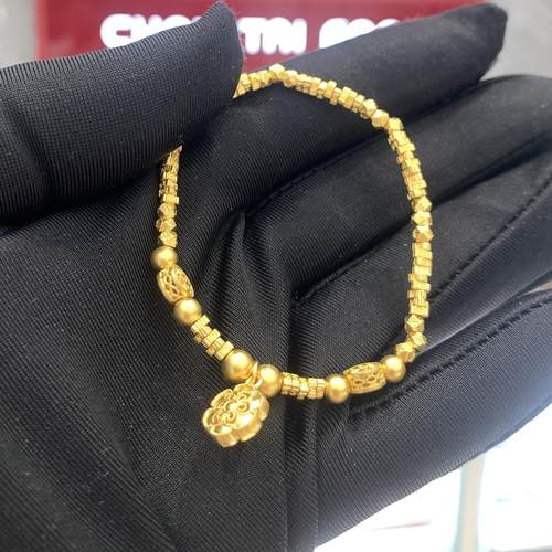 周大福宝相花黄金手链