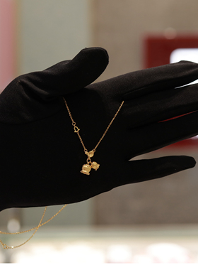 周大福代购 简约铃兰花足金黄金纯金项链吊坠女 正品计价F231728