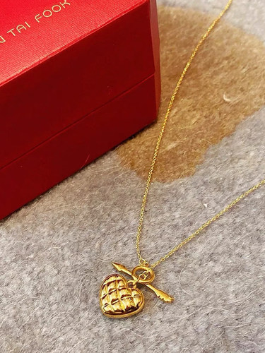 周大福一件倾心爱心足金黄金