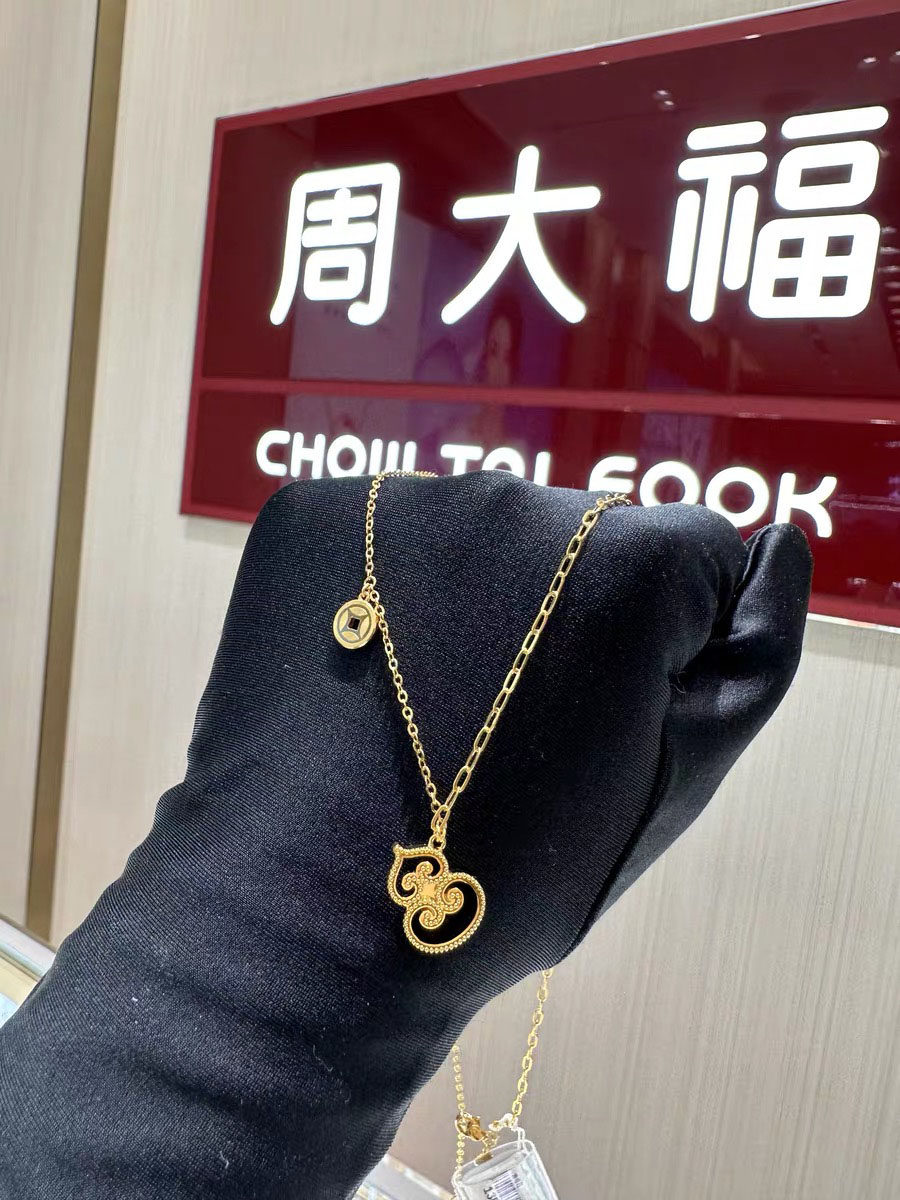 周大福代购 足金双面镂空福禄葫芦铜钱吊坠黄金项链克减80F228258