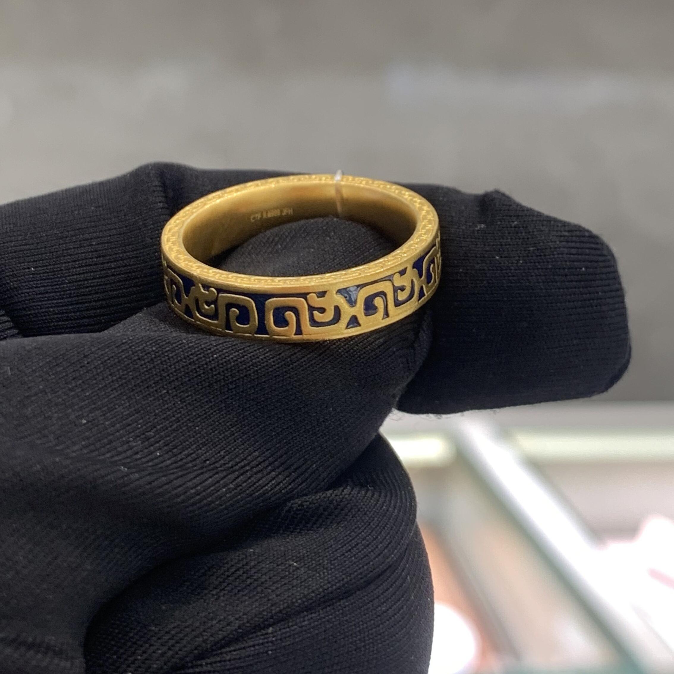 周大福生肖龙珐琅足金黄金戒指