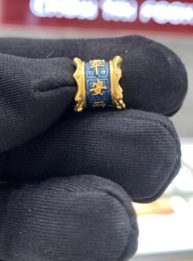 周大福代购 故宫联名鎏彩平安两字金足金黄金吊坠 定价7折 R35591