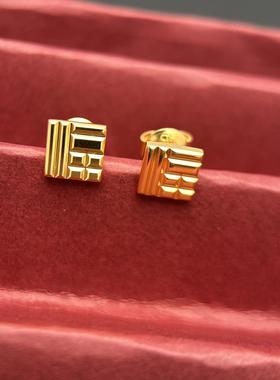 周大福代购 传福系列方块福字福牌足金黄金耳钉女 定价7折 R35228