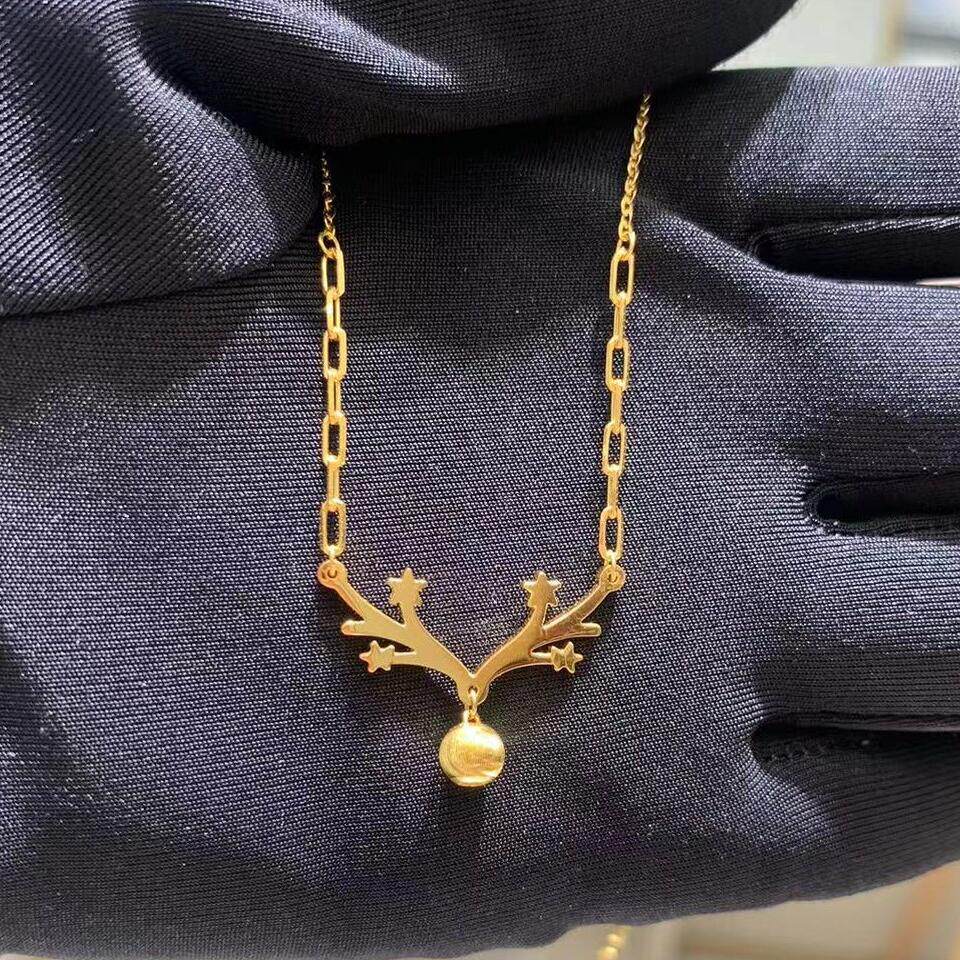 周大福代购 铃铛雪花一鹿有你足金黄金项链女 克减80 计价F231287