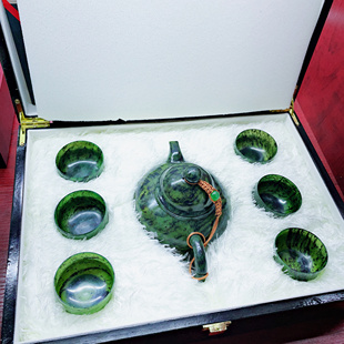 甘肃夜光杯酒泉祁连玉藏玉药王石蛇纹玉武山鸳鸯墨玉套装茶具酒具
