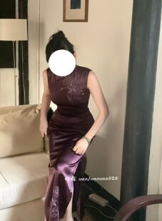 绾绾wan 仿醋酸缎面钉珠亮片显瘦显腰臀比旗袍 暮山紫