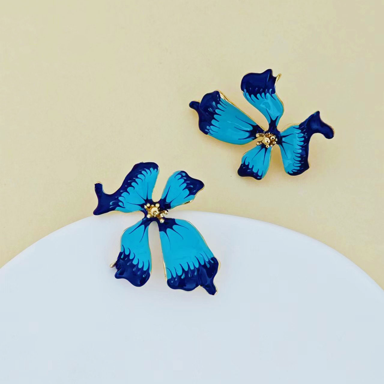 银针滴油不规则花朵耳钉小众气质合金耳环时尚感轻奢耳饰