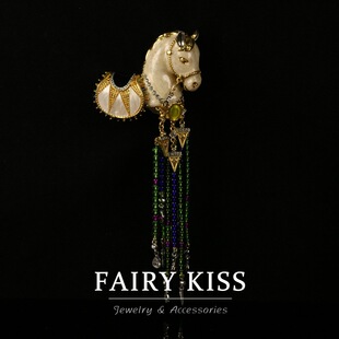 青岛vintage中古饰品 手工珐琅精致气质小马胸针流苏吊坠锆石镶嵌