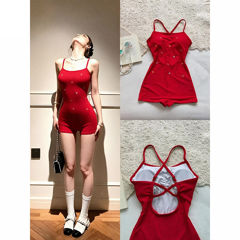 刺绣爱心泳衣女款成人游泳馆专用连体吊带保守平角温泉竞速游泳衣图片
