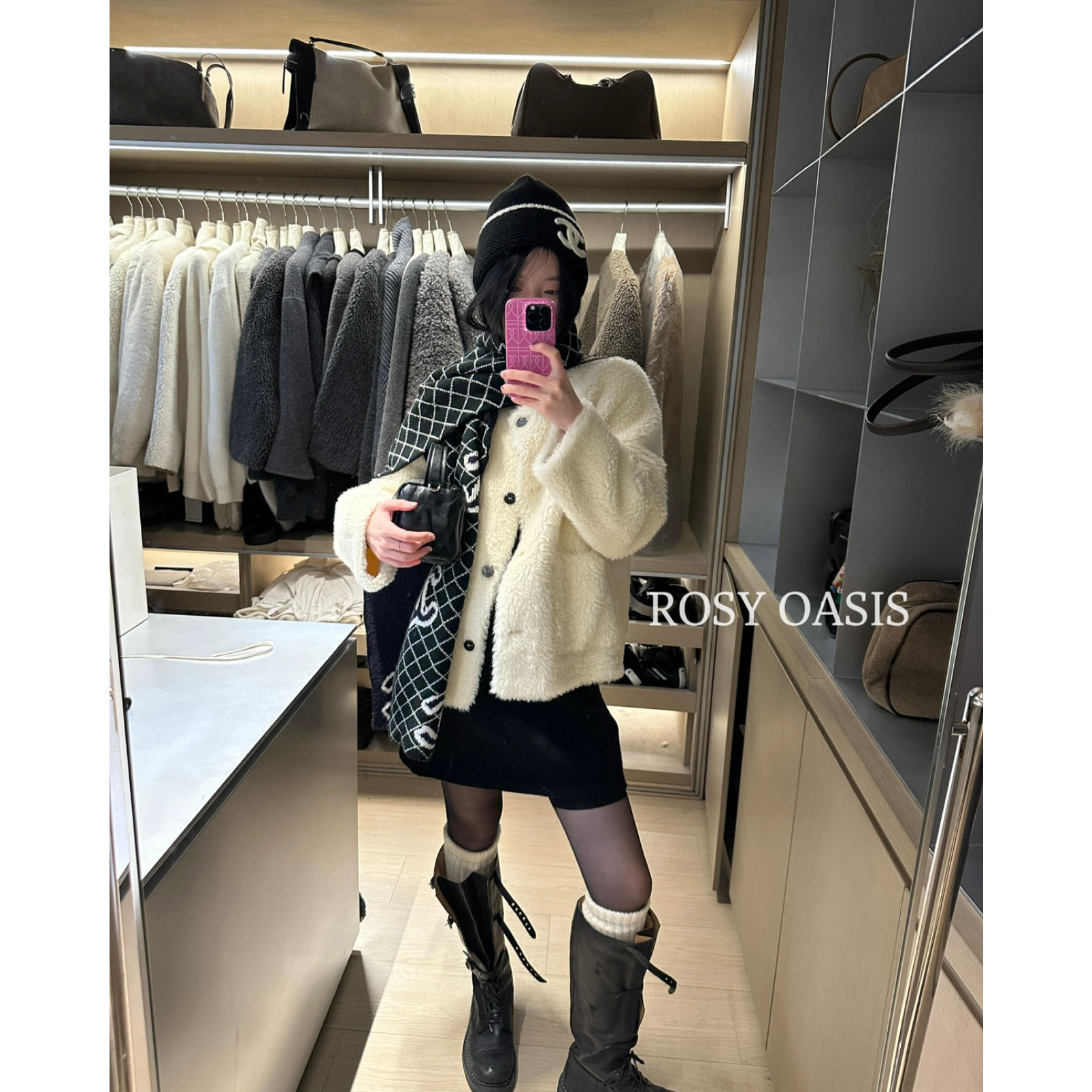 Rosy Oasis-复古圆领宽松羊毛外套（含40羊毛）(含10羊驼毛)RR811