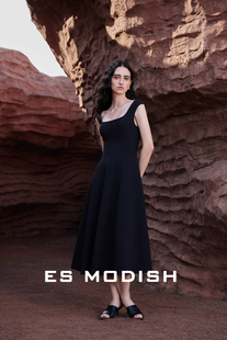 ES MODISH 法式高端爆款方领露背收腰吊带小黑裙连衣裙OPS3211#