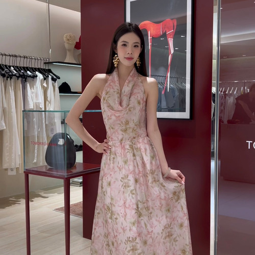 TOMORROW ANN-26夏上新碎花荡领挂脖度假长款连衣裙13007