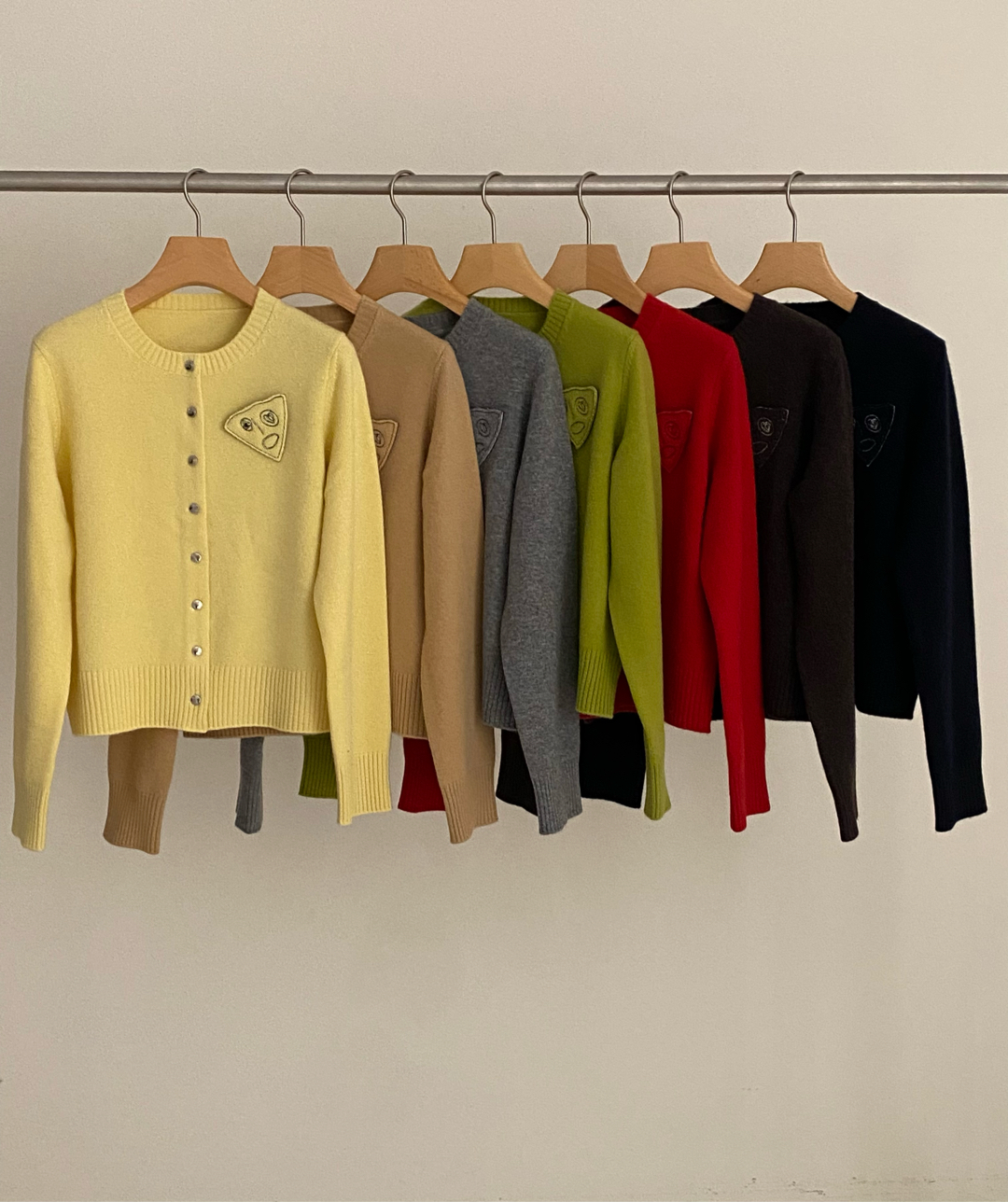 手工FunnyFace贴布胸针100羊毛针织开衫女加厚百搭金属单排扣毛衣