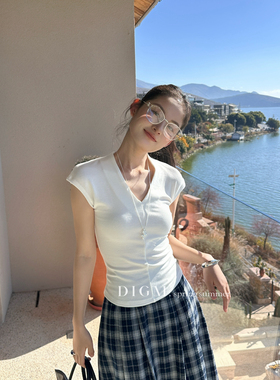 DIGM-手极简风简约百搭舒适纯色V领弹力显瘦针织小衫DB60667