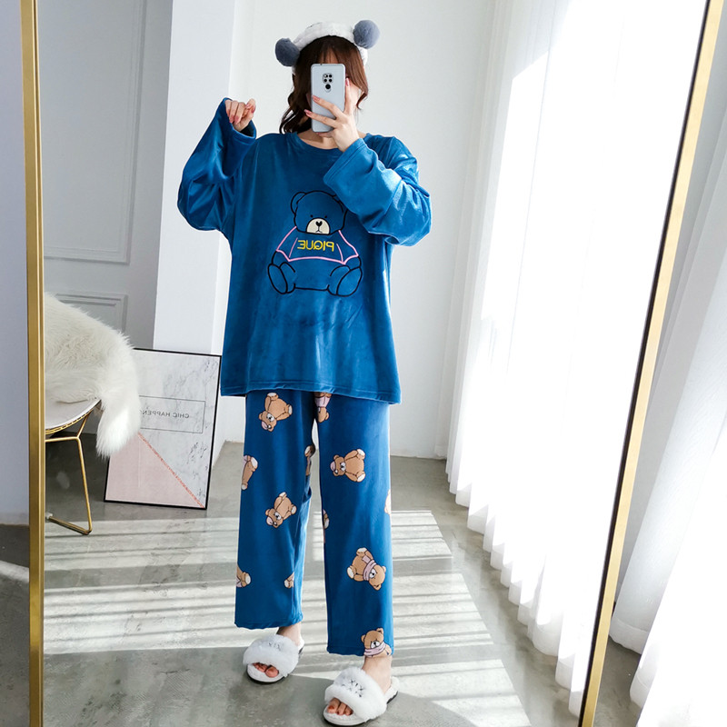 天鹅绒刺绣小熊睡衣男女冬季加绒大码保暖套装情侣胖mm宽松家居服