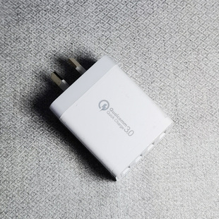 澳规充电头QC3.0快充 手机充电器四个充电口 八字脚三孔插座插头