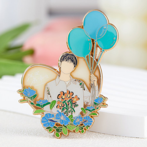 周深周边深深感谢你金属徽章演唱会同款摆件包包挂件胸针立牌礼物