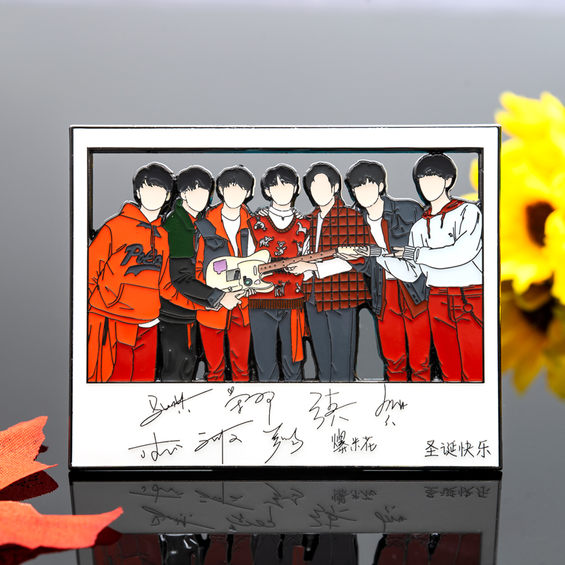 时代少年团新年快乐金属徽章饰品