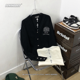 银灰色刺绣花马蹄十字架休闲时尚百搭男女纽扣V领开衫毛线衣针织